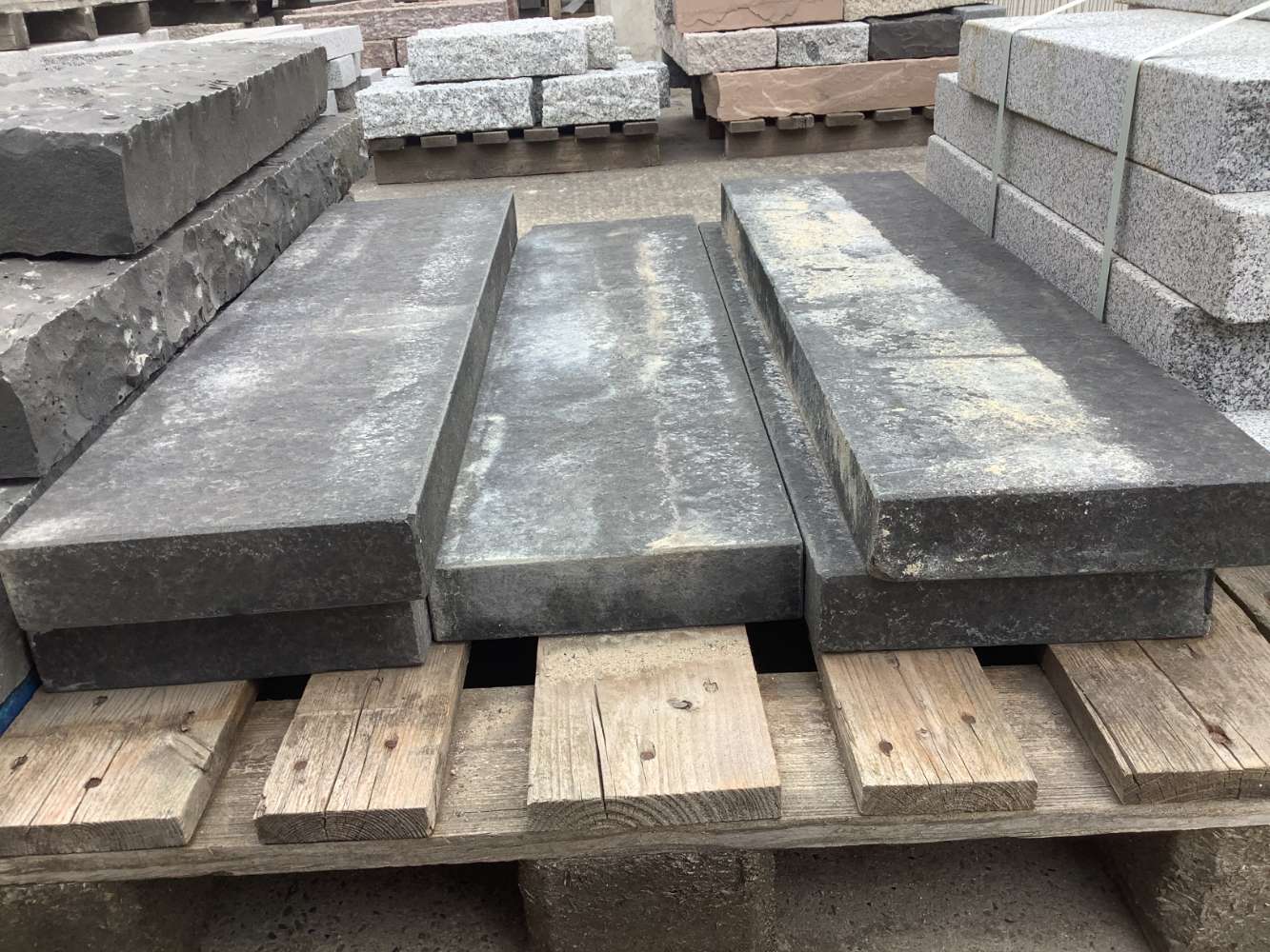 ⭐️ SONDERPOSTEN ⭐️ – Palisaden, Basalt, 6x25x100cm