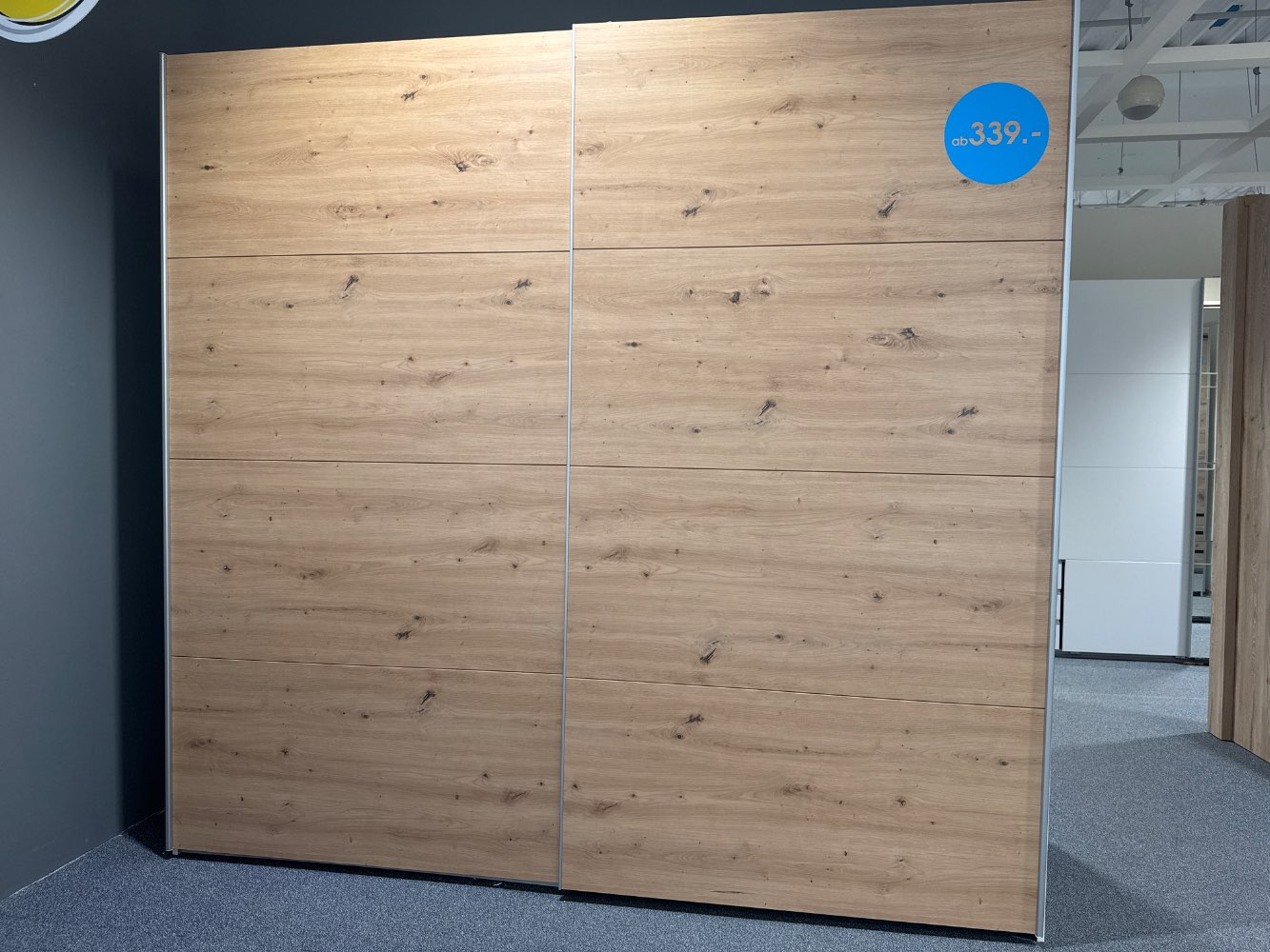 Schwebetürenschrank