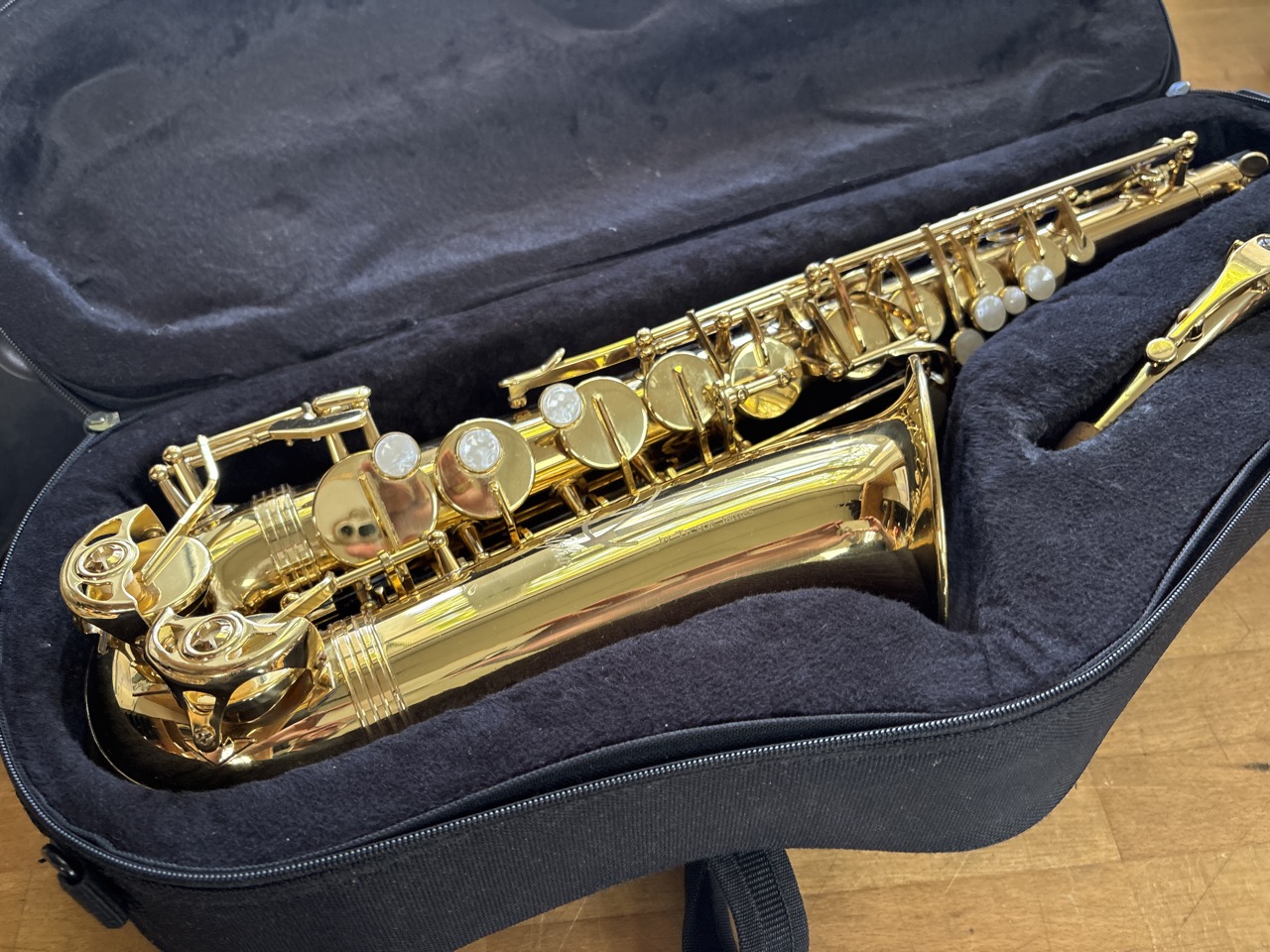 Altsaxophon Trevor J. James