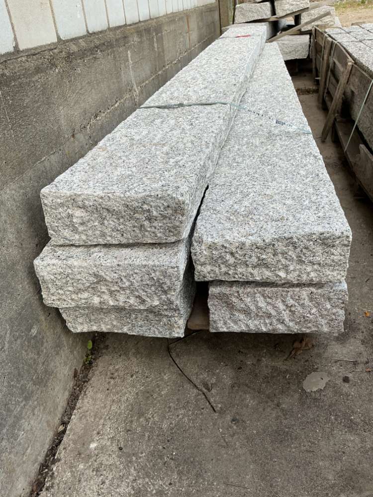⭐️ SONDERPOSTEN ⭐️ – Palisaden, Granit, edelgrau, 10x25x250cm