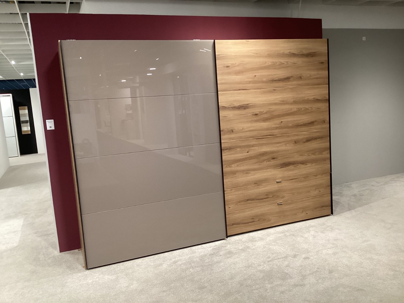 Schwebetürenschrank