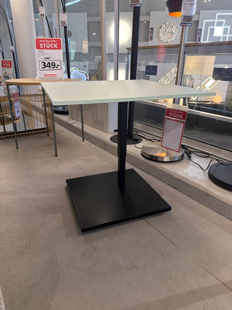 Couchtisch rollbar und höhenverstellbar