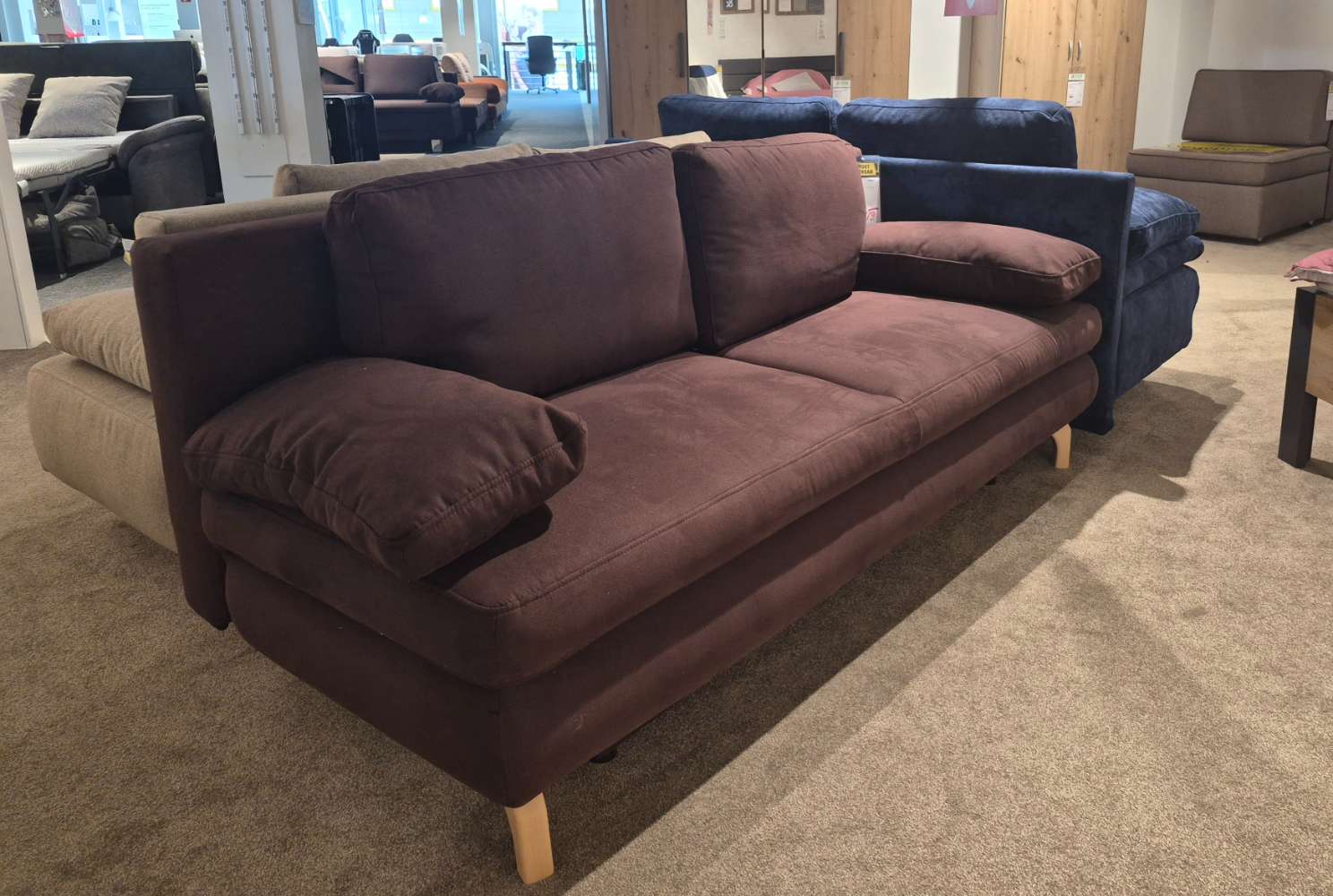 Schlafsofa dunkelbraun mit Bettkasten und Holzfuß