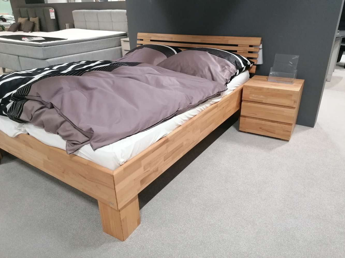 Holzbett/Kernbuche massiv/Woodline