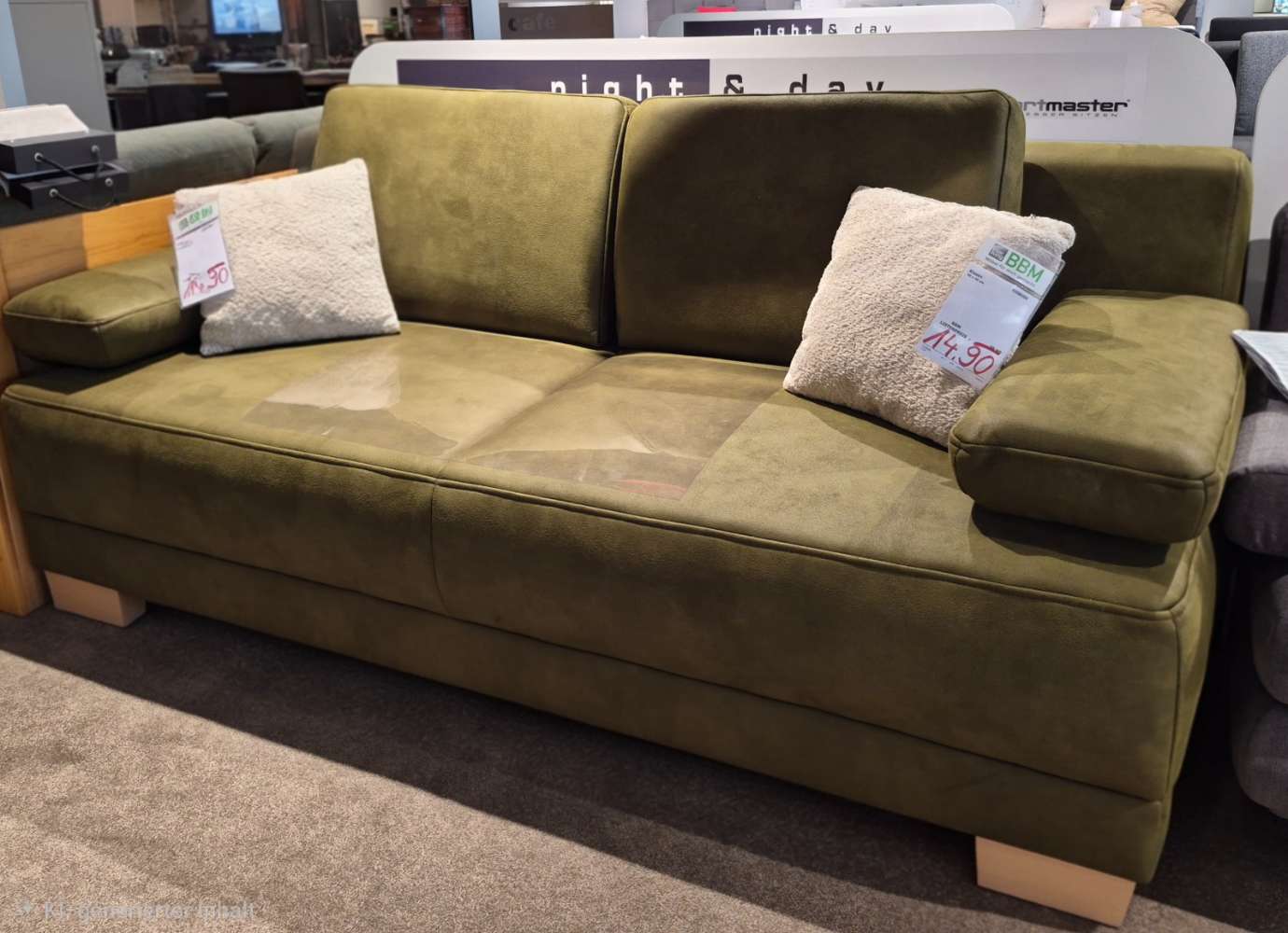 Schlafsofa Mikrofaser 100% Polyester grün  ,Holzfuss, Bettkasten