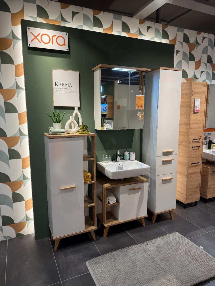 Möbel, Badezimmer Eichefarben, XXXLutz