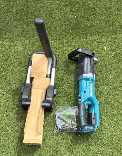 Makita Akku-Erdbohrer DG001GZ05 40V