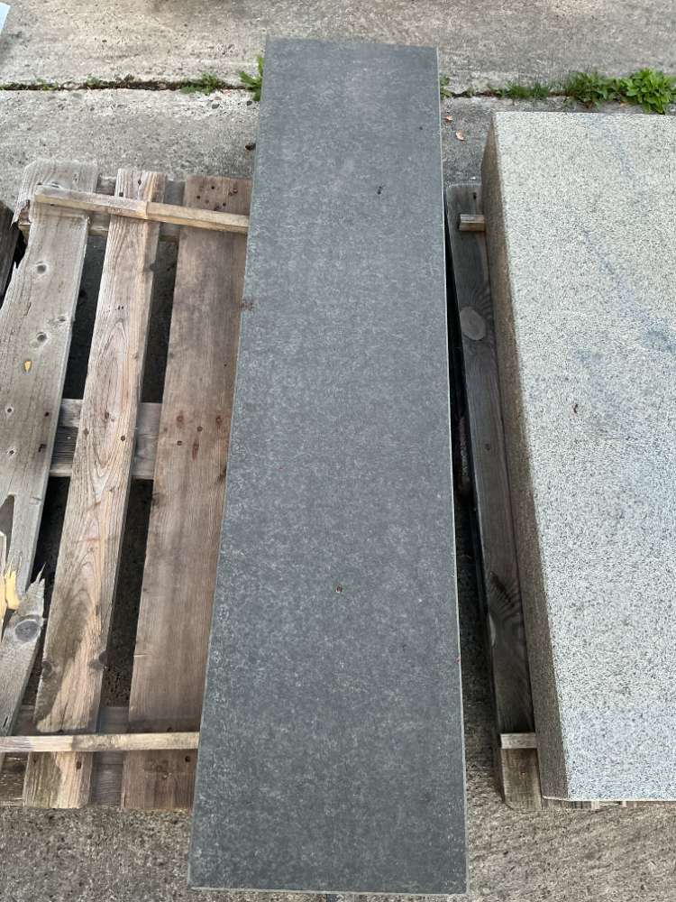 ⭐️ SONDERPOSTEN ⭐️ – Blockstufen, Basalt, anthrazit-schwarz