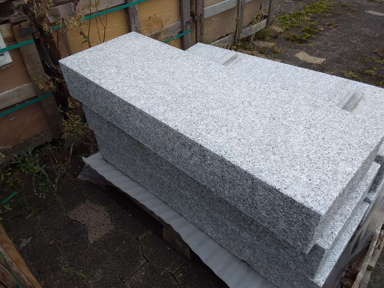 Blockstufen Granit 15x35x100 grau Naturstein Treppe Outlet
