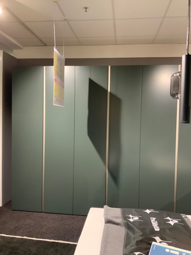 Kleiderschrank Front u. Korpus Lack Seegrün matt