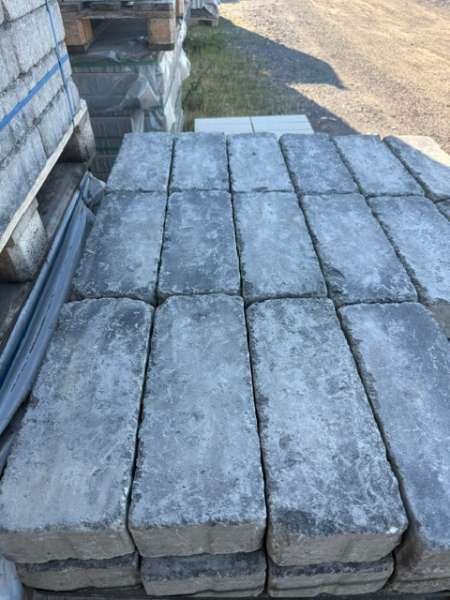 Rustikalpflaster 35x14x8 cm anthrazit (2.Wahl)