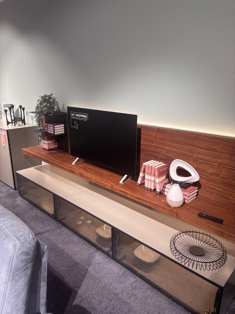 Wohnwand Ambiente Nussbaum
