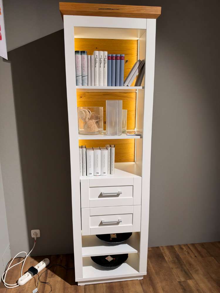Bücherregal