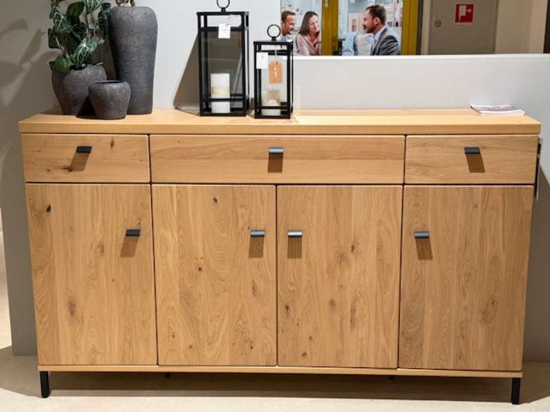 Sideborad in Asteiche massiv, BHT ca.: 180×96,4×39,1cm