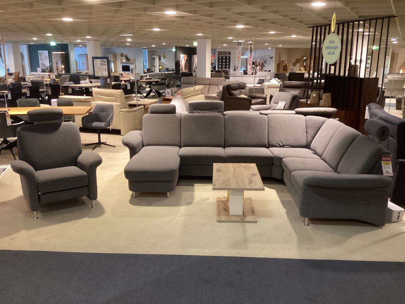Wohnlandschaft mit TV-Sessel