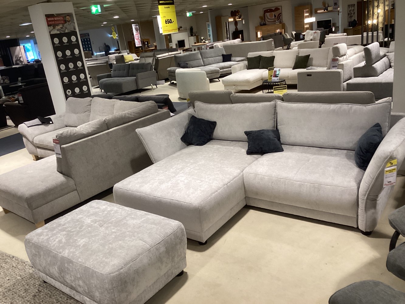 Ecksofa und Hocker