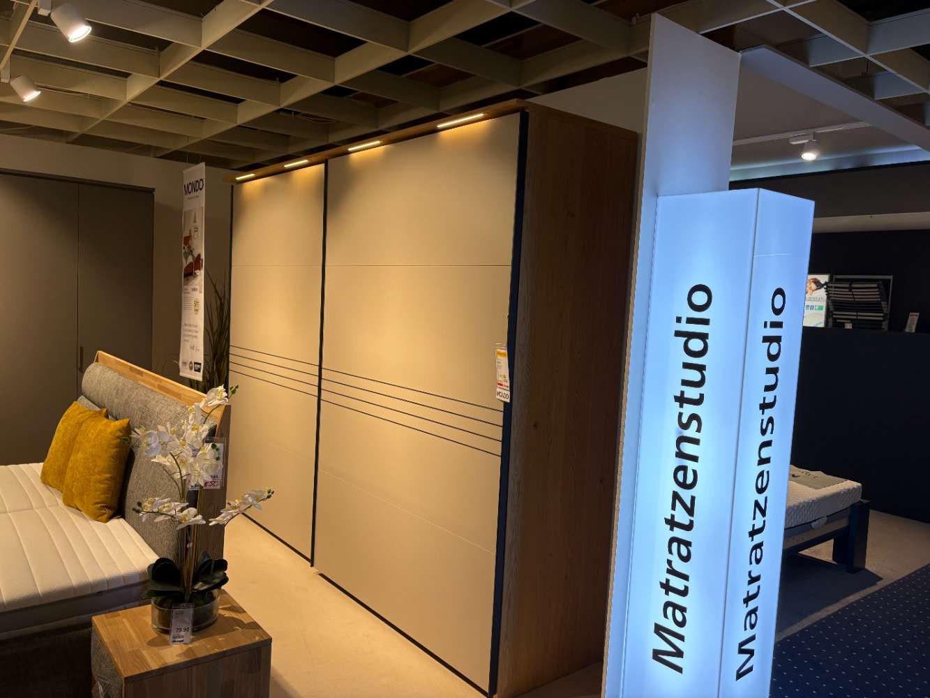 MONDO Schwebetürenschrank AMADO