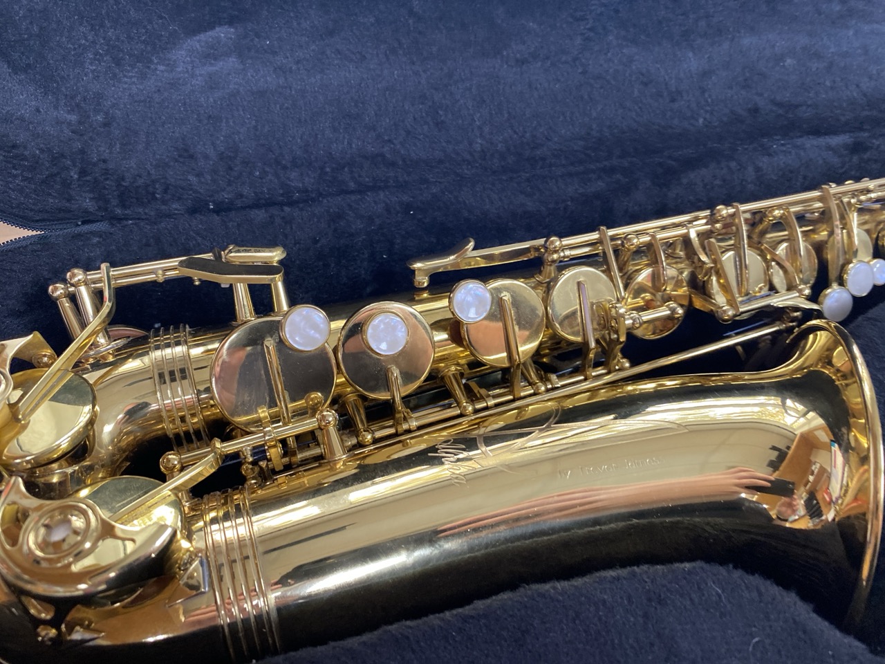 Altsaxophon Trevor J. James