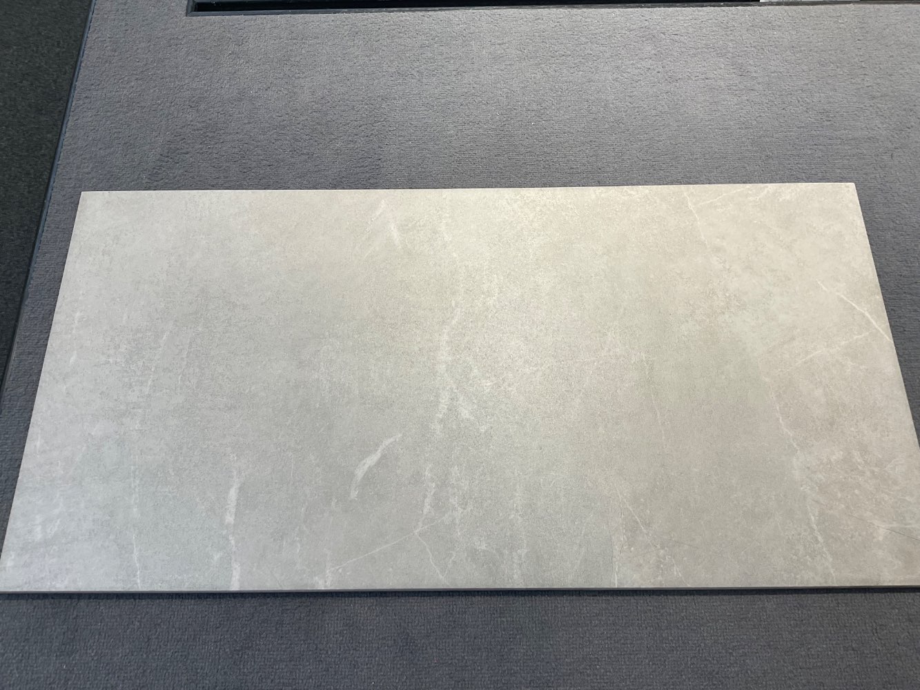 Feinsteinzeug 30×60 cm Silber