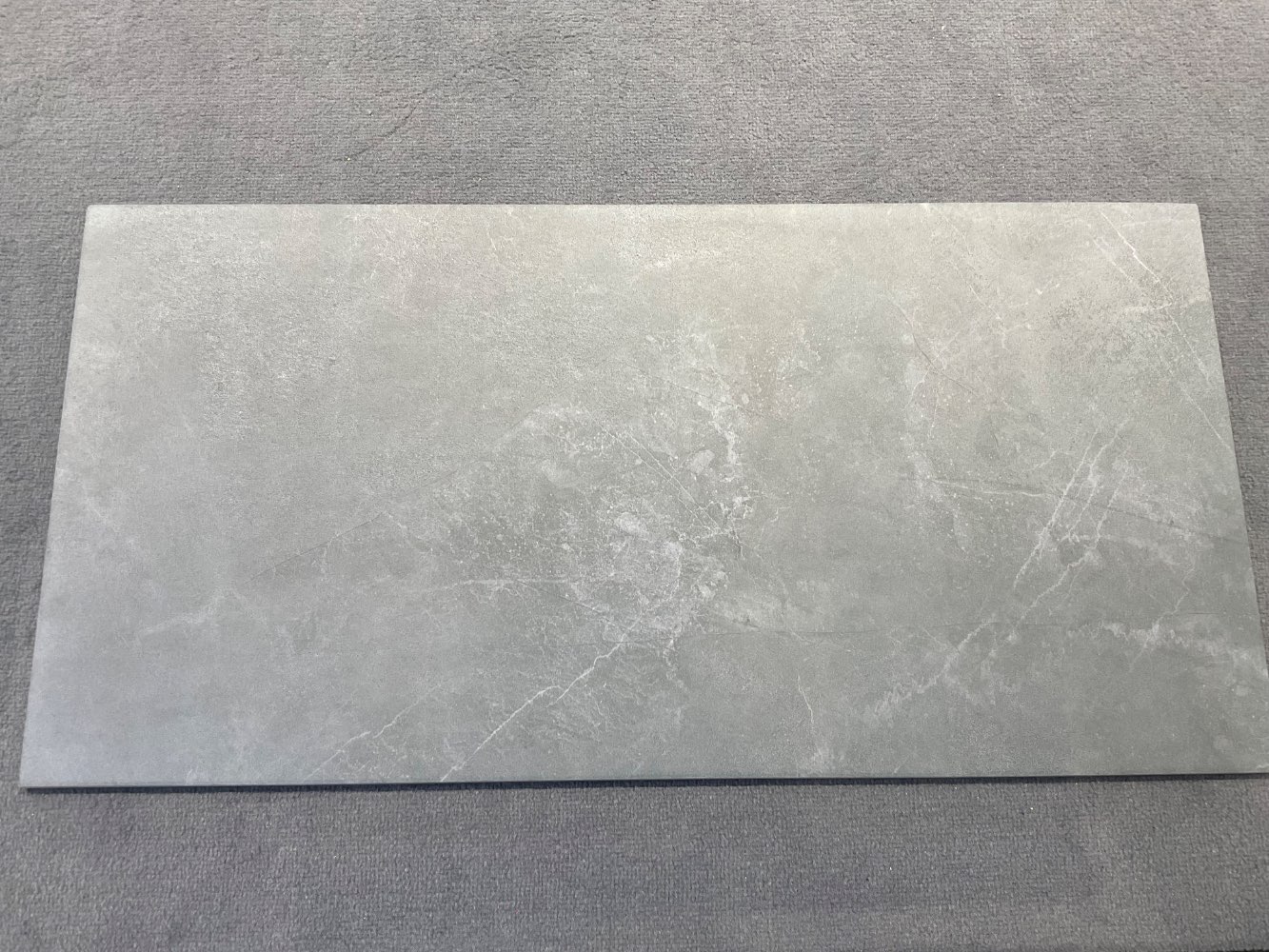 Feinsteinzeugfliese „Stahl“ 30×60 cm