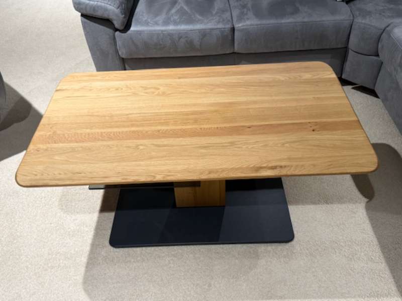 Couchtisch massiv mit Höhenverstellung & Rollen