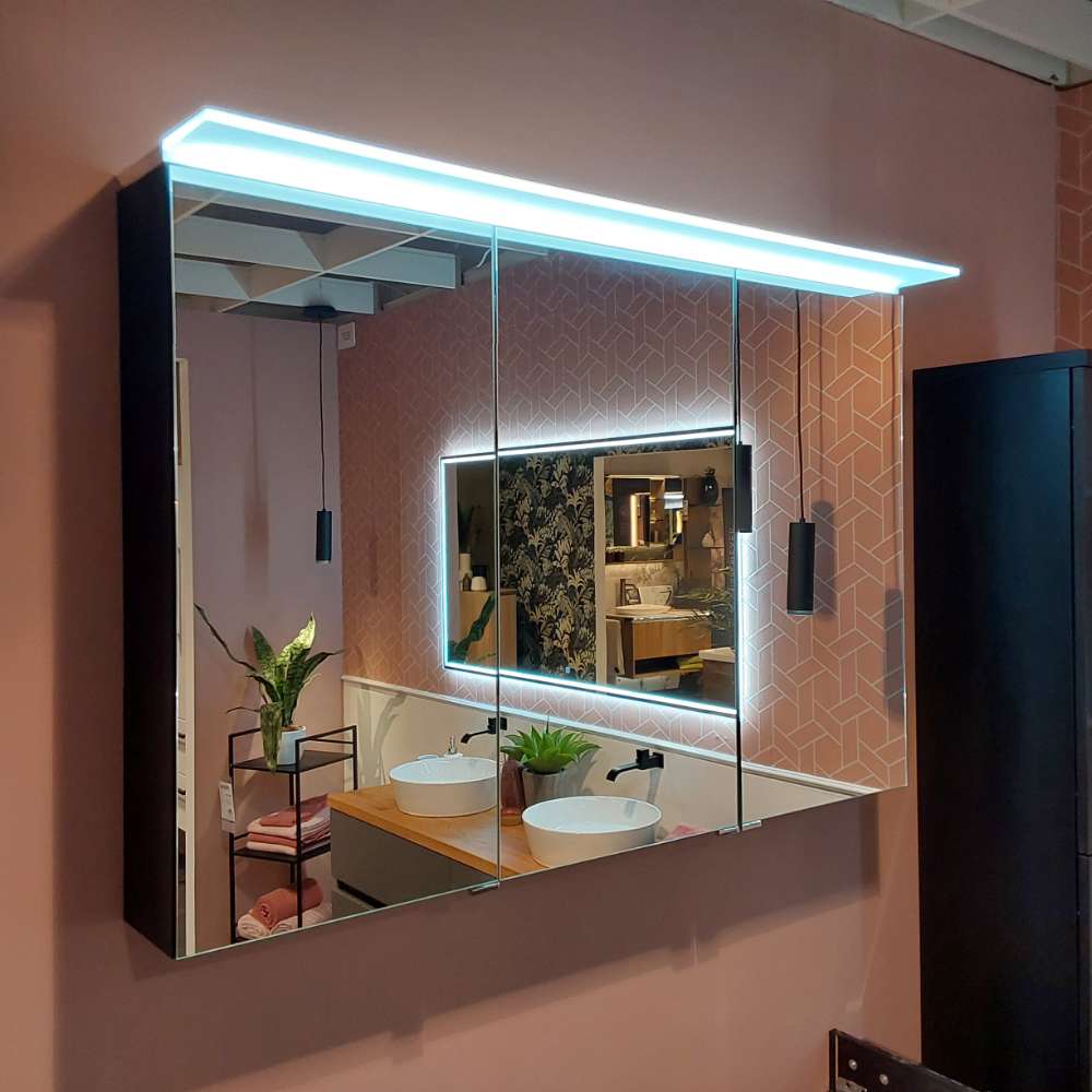 Spiegelschrank