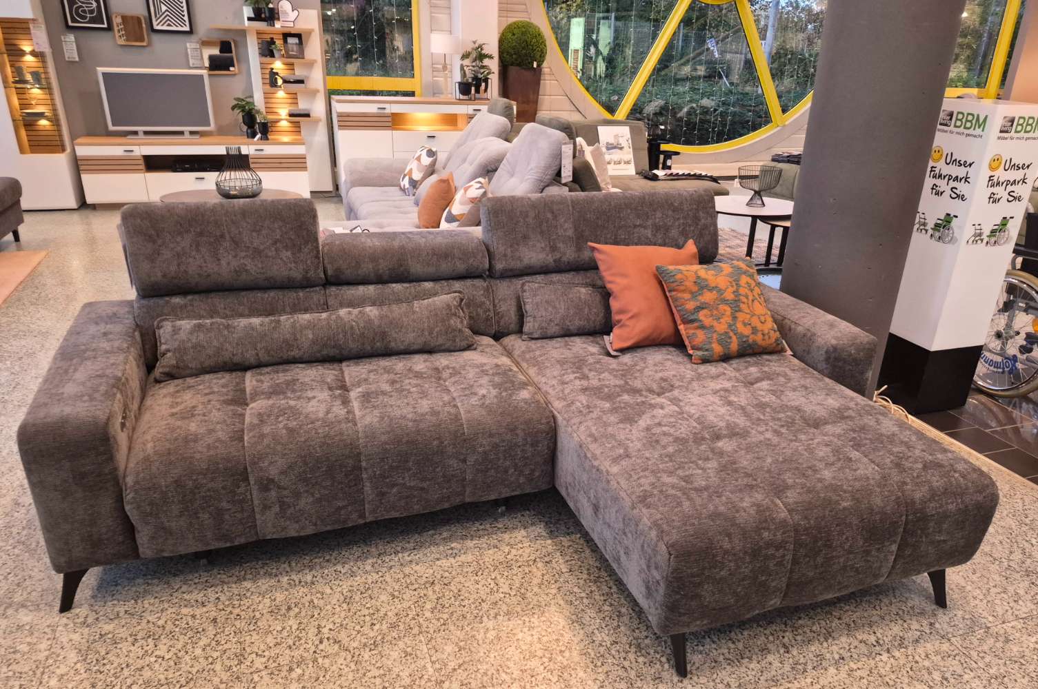 Ecksofa mit motorischem Sitzvorzug ca 267x185cm